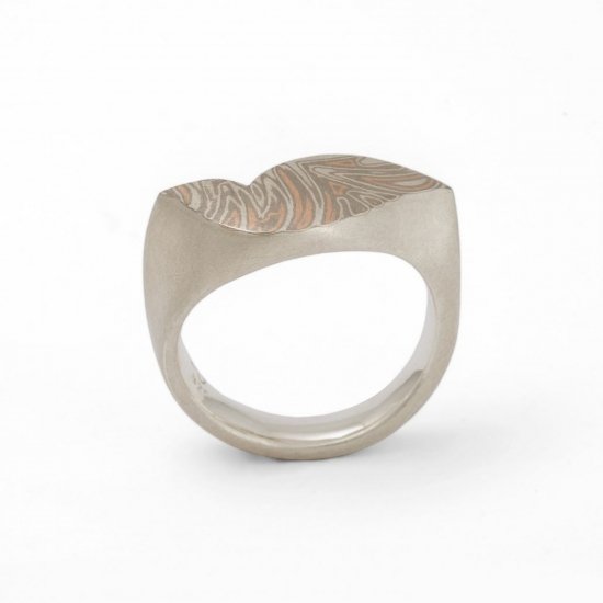 Ring »Swift« mit dreifarbigem Mokume – Bild 3