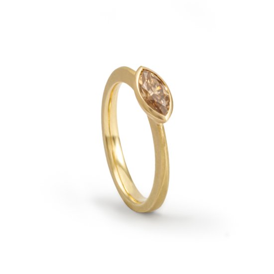 Verlobungsring aus Gold mit braunem Diamant – Bild 3